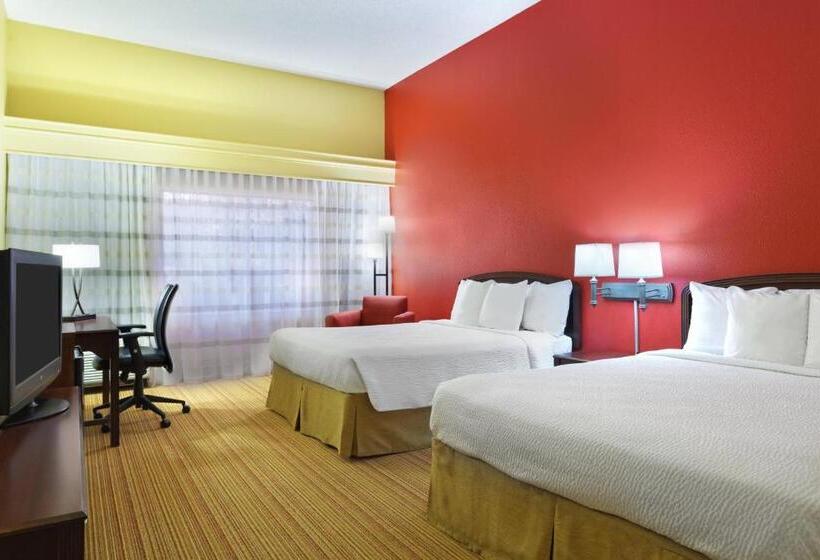اتاق استاندارد برای معلولان, Courtyard Chesapeake Greenbrier