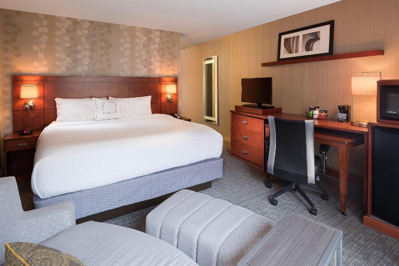 اتاق استاندارد با تخت بزرگ, Courtyard By Marriott New Haven Orange