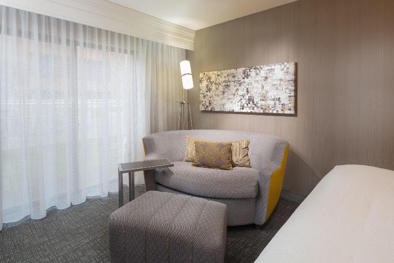 اتاق استاندارد با تخت بزرگ, Courtyard By Marriott New Haven Orange