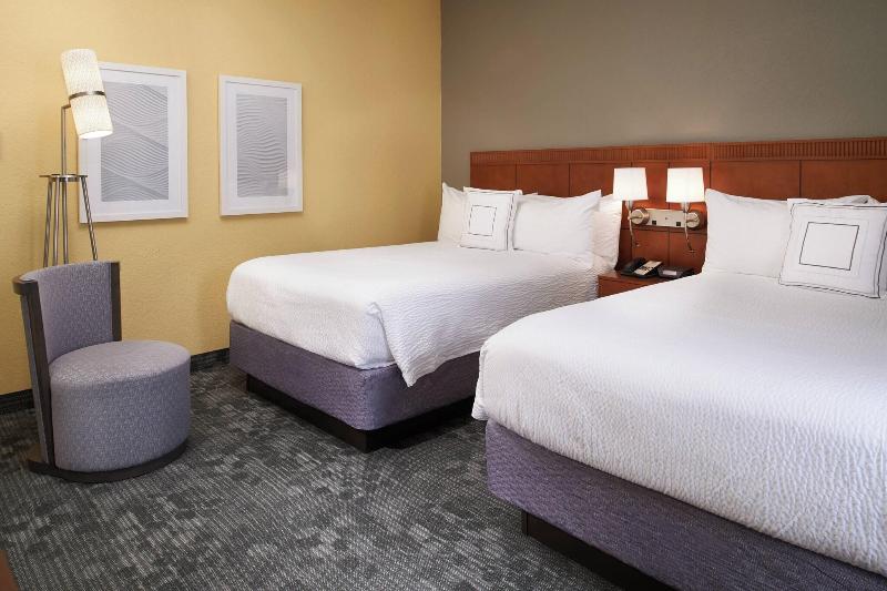 اتاق استاندارد, Courtyard St. Louis Westport Plaza