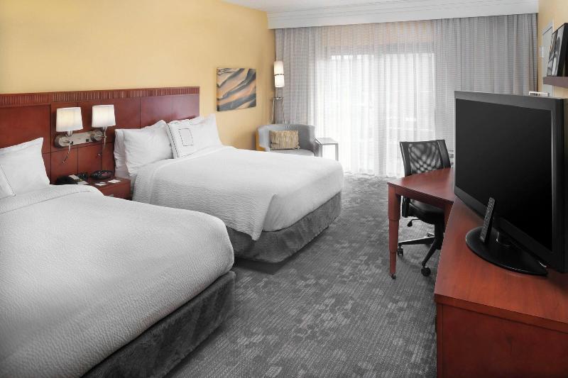 اتاق استاندارد, Courtyard St. Louis Westport Plaza