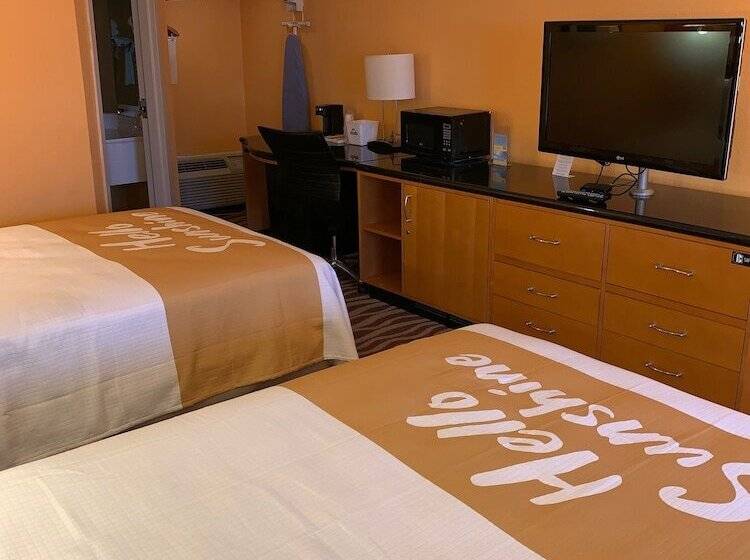 اتاق استاندارد با 2 تخت دوبل, Days Inn & Suites By Wyndham Albany