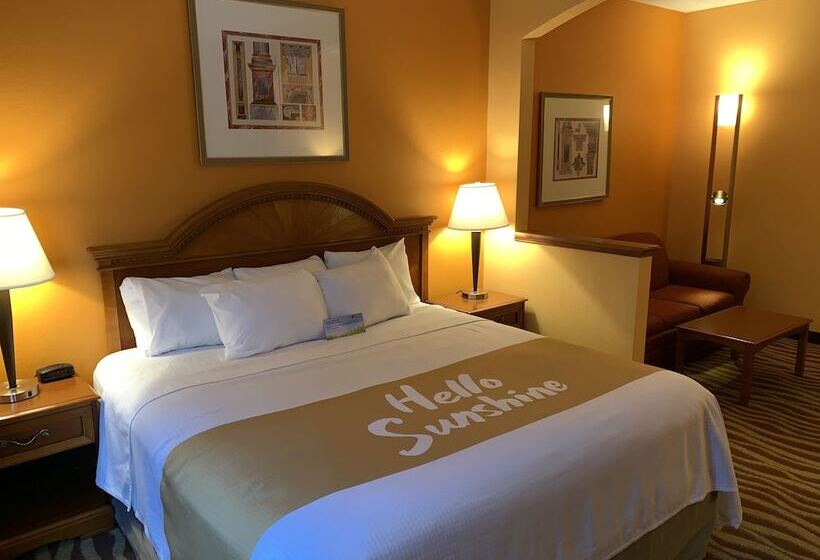 سوییت, Days Inn & Suites By Wyndham Albany