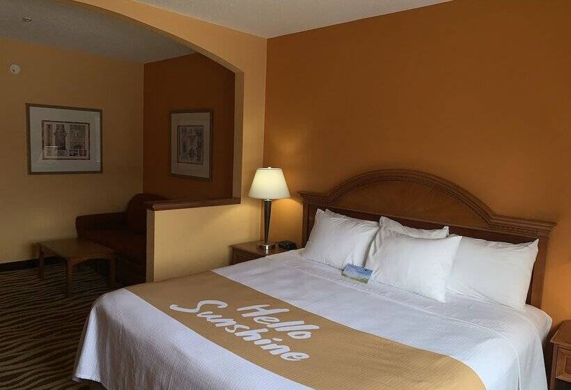 سوییت, Days Inn & Suites By Wyndham Albany
