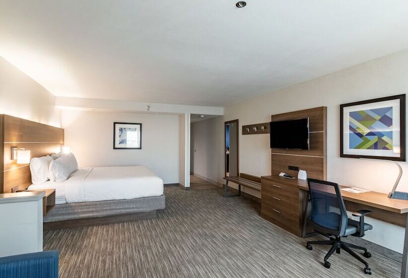 سوییت, Holiday Inn Express & Suites Camarillo, An Ihg
