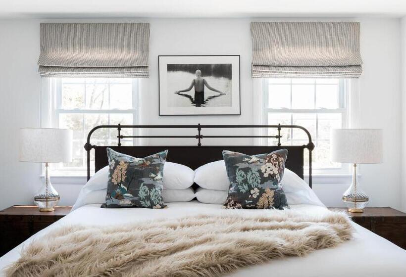 Suite, The Coonamessett