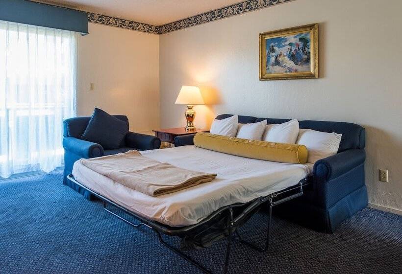 سوییت اجرایی, Coral Reef Inn & Condo Suites