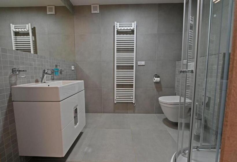 اتاق دوبلکس, Apartmány Chata Večernice