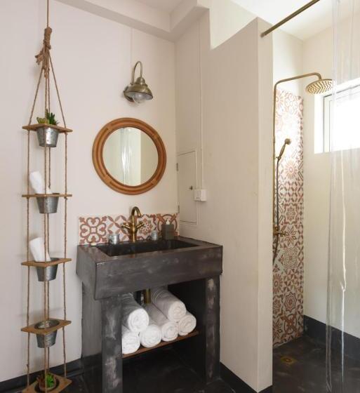 اتاق استاندارد سه نفره, Kaz'alala Hosted B&b