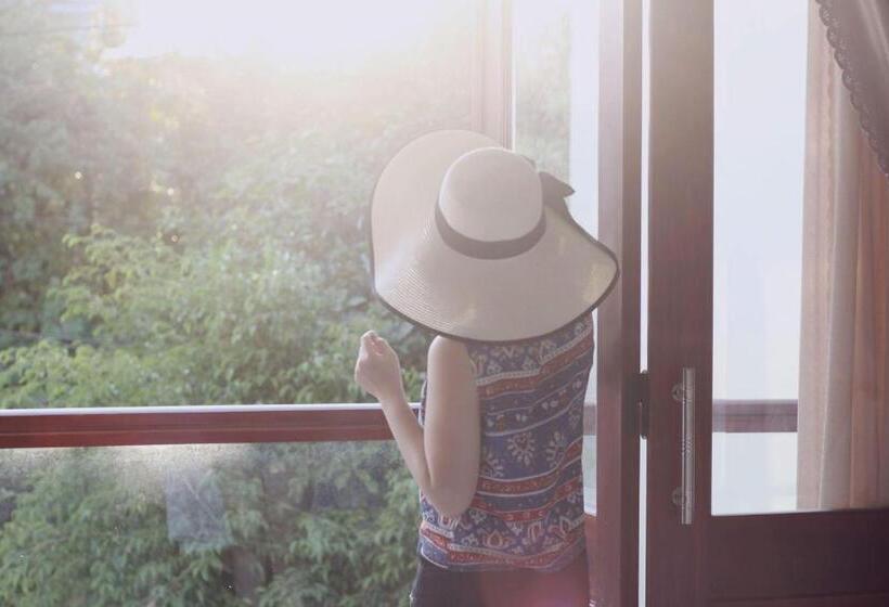 اتاق استاندارد سه تخته با بالکن, Dream Flower Homestay