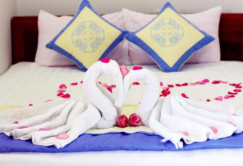 اتاق لوکس با چشم‌انداز باغ, Dream Flower Homestay