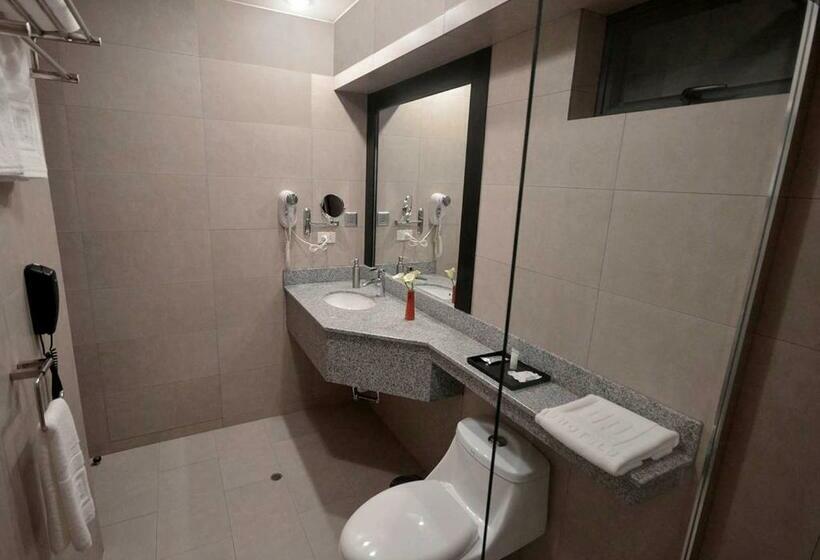 اتاق لوکس, Qp Hotels Trujillo