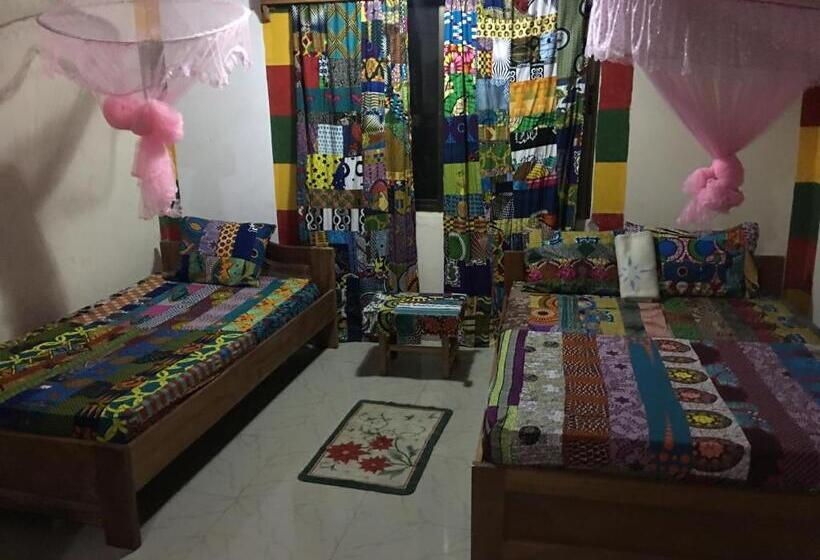 اتاق لوکس با چشم‌انداز دریا, Akomapa Village