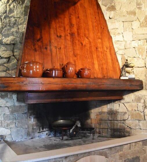 خانه 4 خوابه, Casa Escosa