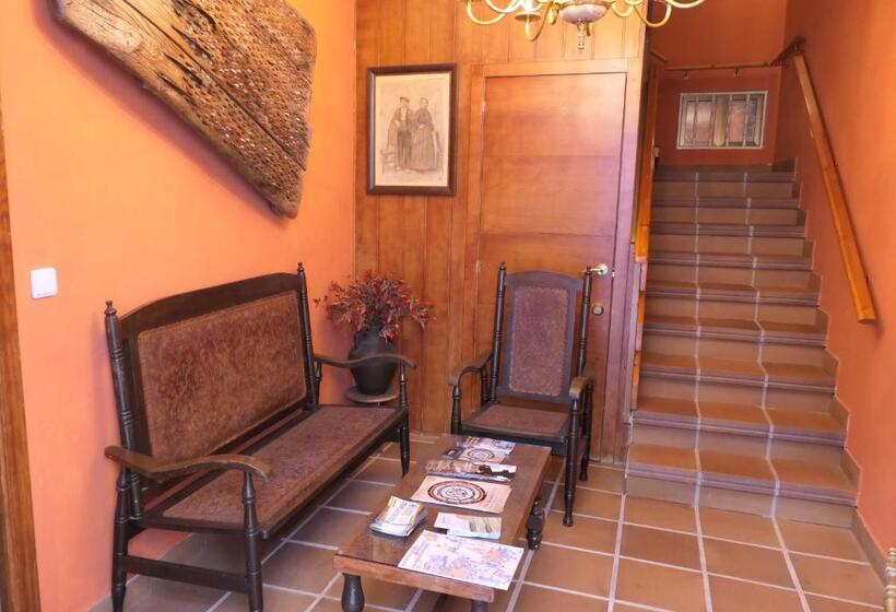 خانه 2 خوابه, Casa Escosa