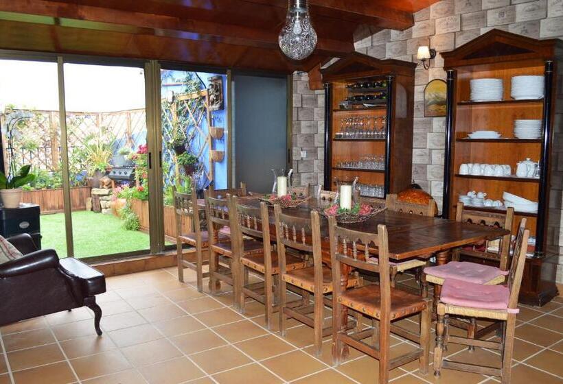 خانه 4 خوابه, Casa Escosa