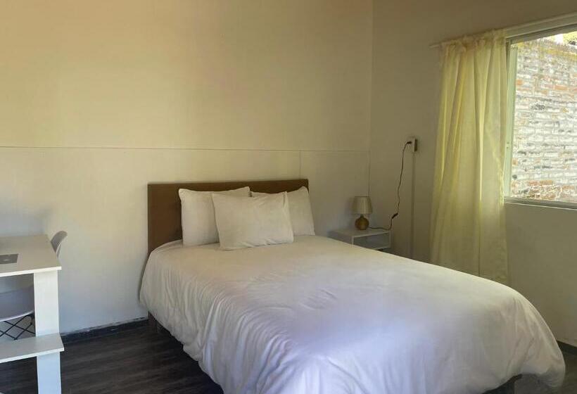 اتاق استاندارد یک نفره, Quito Airport Suites Hotel