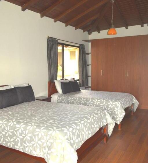 اتاق استاندارد چهار تخته, Quito Airport Suites Hotel