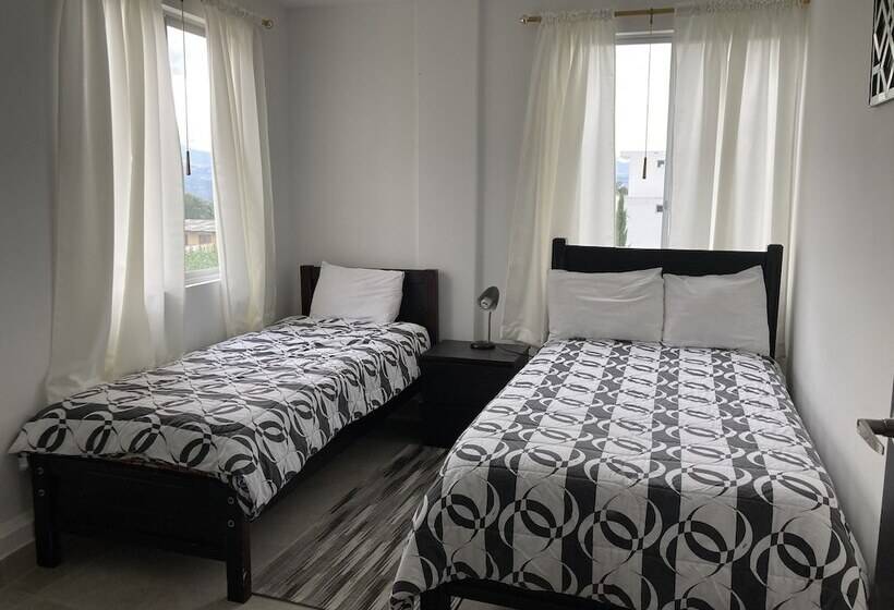 اتاق استاندارد, Quito Airport Suites Hotel