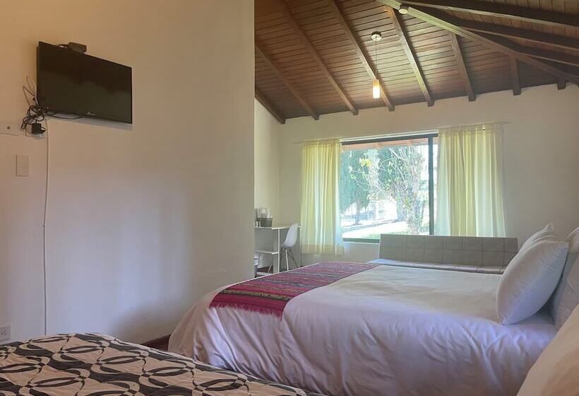 اتاق استاندارد چهار تخته, Quito Airport Suites Hotel