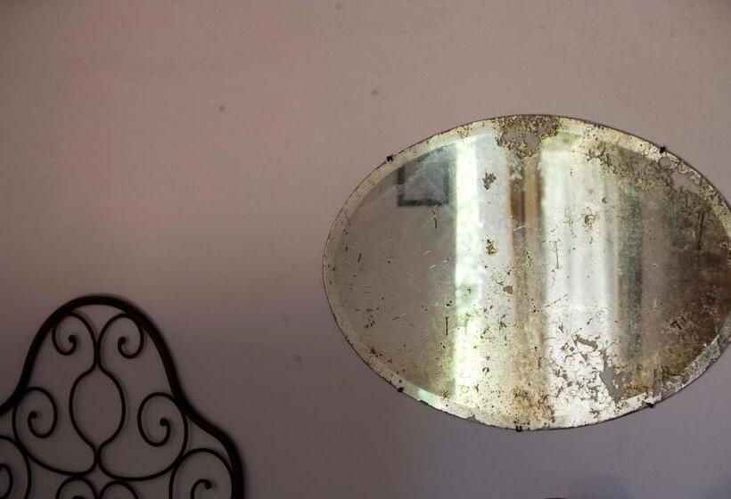 اتاق سوپریور سه تخته, Fondo Cipollate