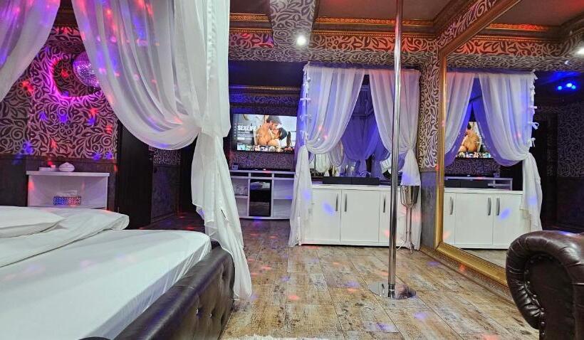 اتاق لوکس, Boutique Mikaela