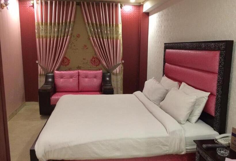 اتاق لوکس, The Leschanze