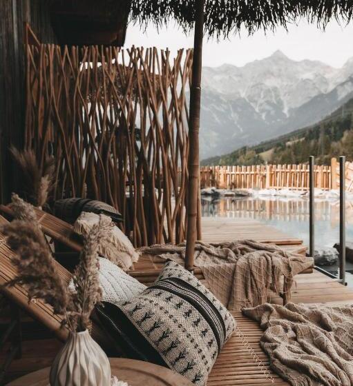 Suite with Terrace, Jufenalm Boho Hotel & Restaurant