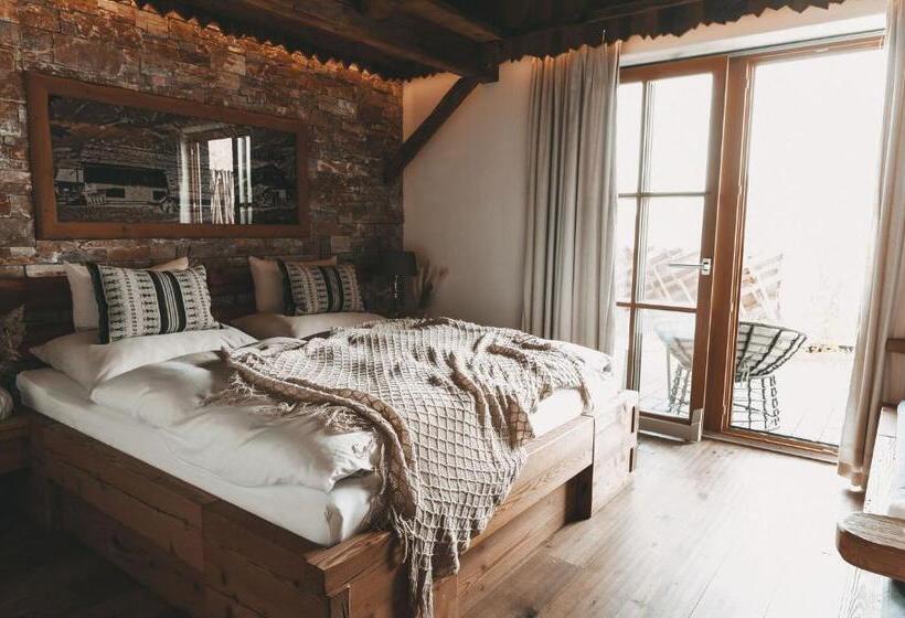 Standard Triple Room with Terrace, Jufenalm Boho Hotel & Restaurant