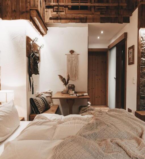 اتاق استاندارد سه نفره, Jufenalm Boho Hotel & Restaurant