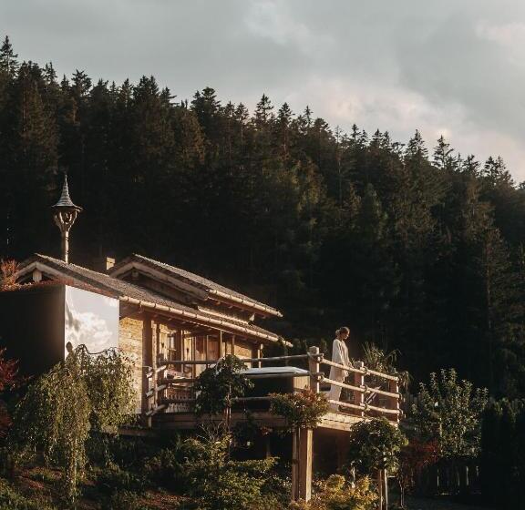 کلبه ییلاقی, Jufenalm Boho Hotel & Restaurant