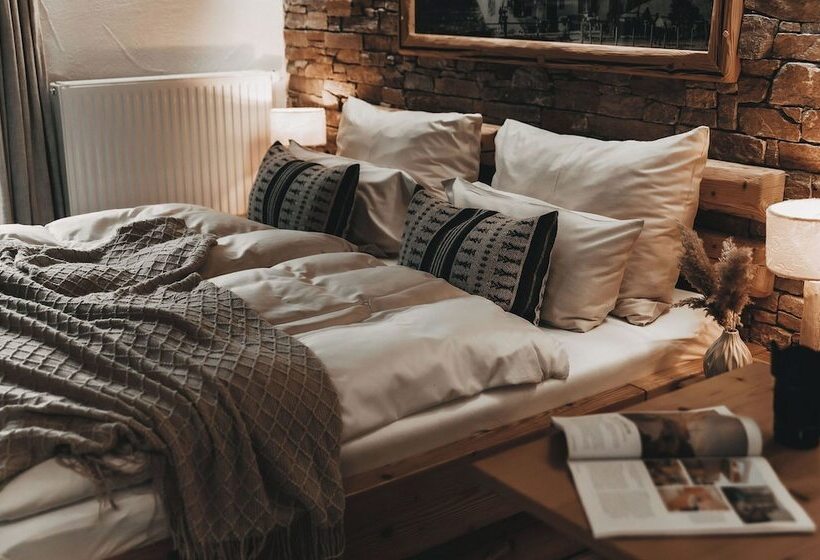 اتاق استاندارد چهار تخته, Jufenalm Boho Hotel & Restaurant