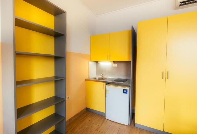 اتاق استاندارد چهار تخته, Motel Port