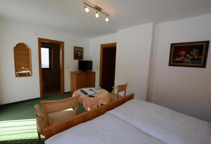اتاق استاندارد با چشم‌انداز کوهستان, Haus Monika Und Haus Claudia