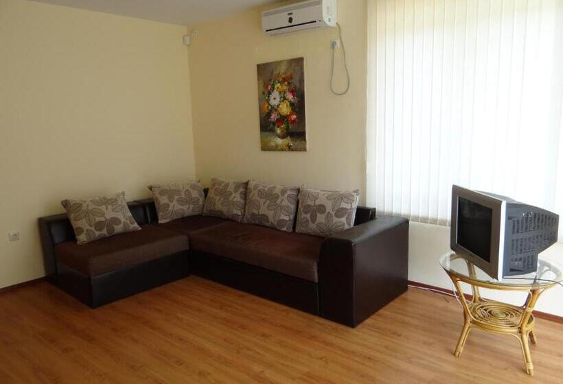 آپارتمان 2 خوابه با بالکن, Lilia Guest House