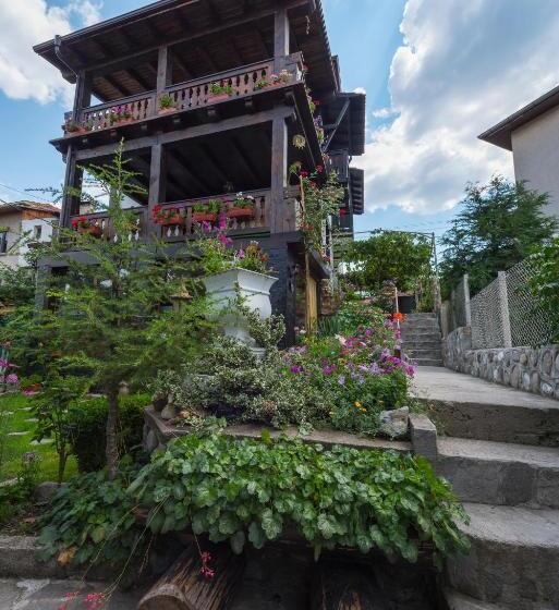 اتاق لوکس با بالکن, Oasis Guest House