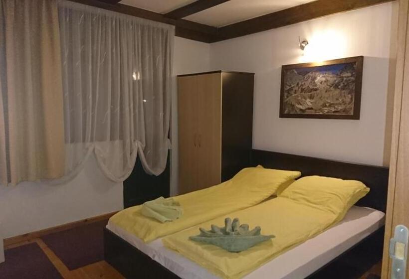 اتاق لوکس با بالکن, Oasis Guest House