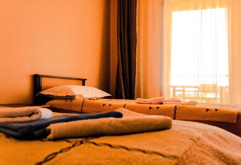 اتاق استاندارد, Tri Korony