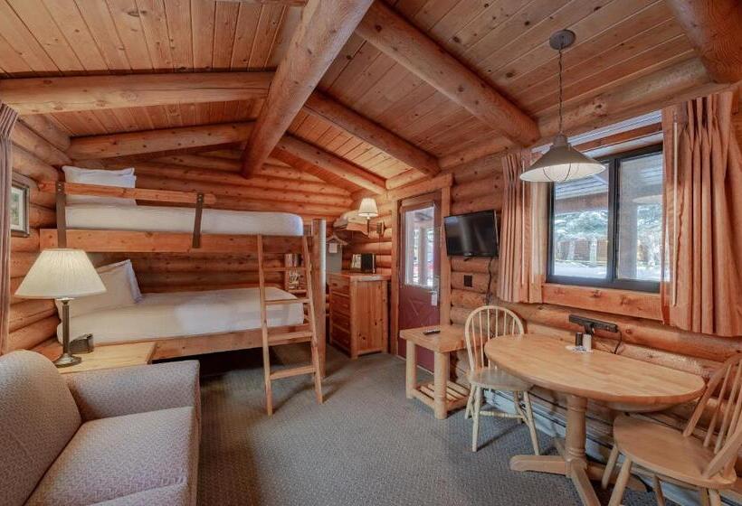 استودیوی استاندارد, Cowboy Village Resort