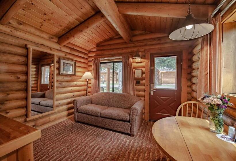 استودیوی لوکس, Cowboy Village Resort