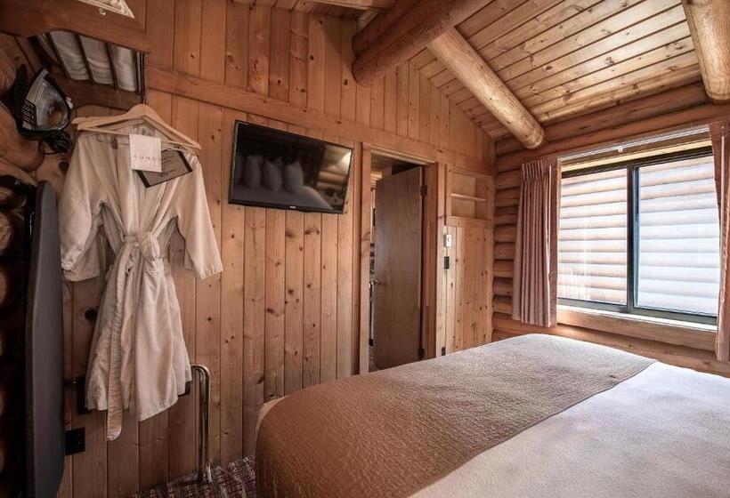 استودیوی لوکس, Cowboy Village Resort