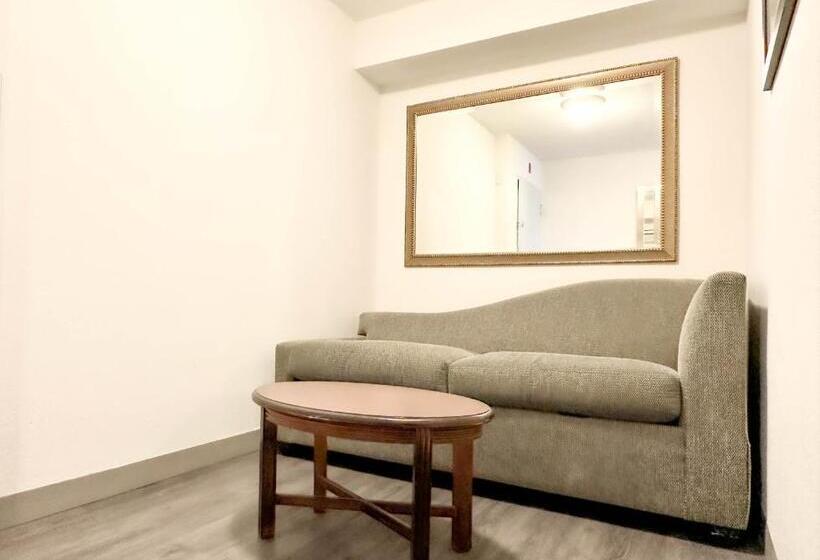 اتاق لوکس, Comfort Inn & Suites Kissimmee By The Parks