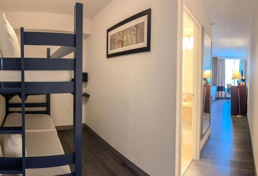 اتاق خانوادگی, Comfort Inn & Suites Kissimmee By The Parks