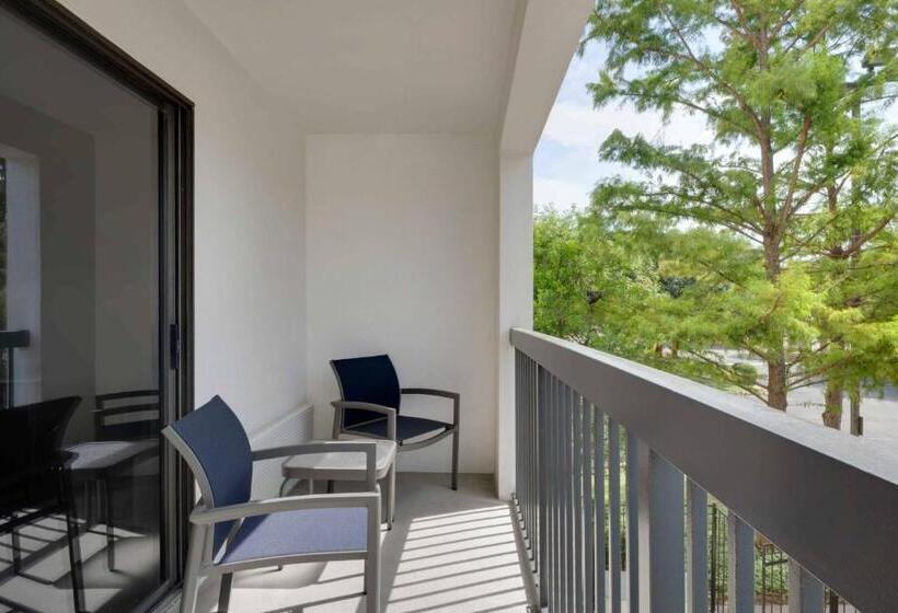 Suite amb Balconada, Courtyard Austin South