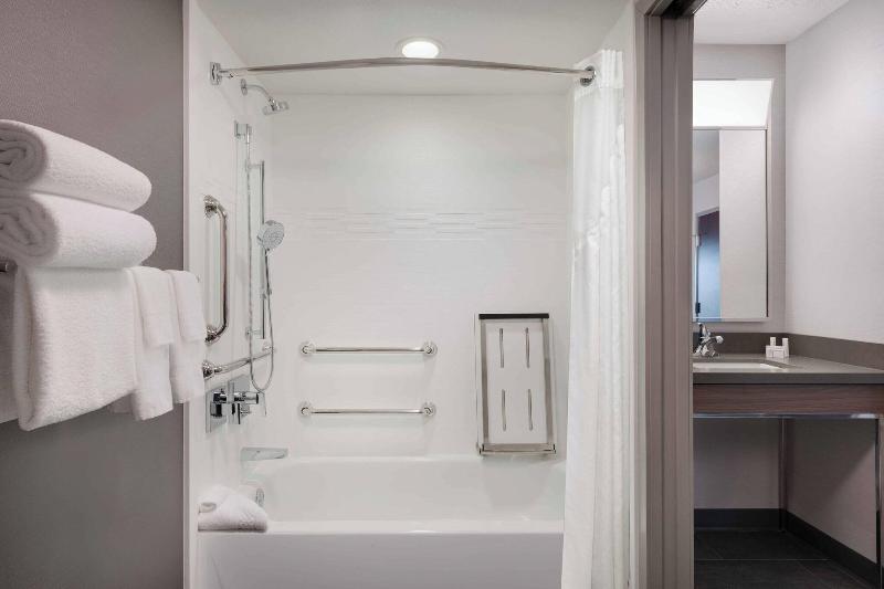 اتاق استاندارد با تخت بزرگ, Courtyard Austin South