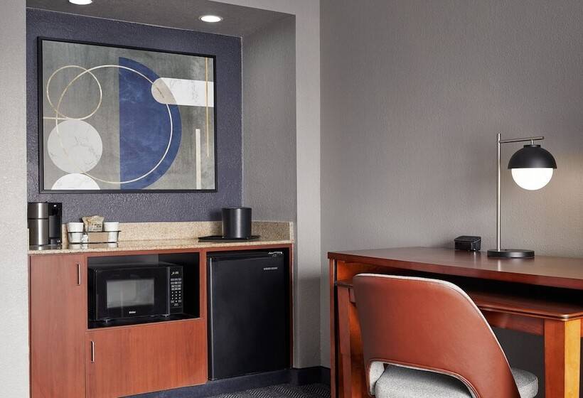 Suite, Courtyard By Marriott St. Louis Downtown West