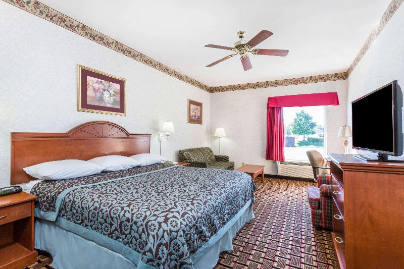 اتاق استاندارد با تخت بزرگ برای معلولان, Courtyard Toledo Rossford/perrysburg