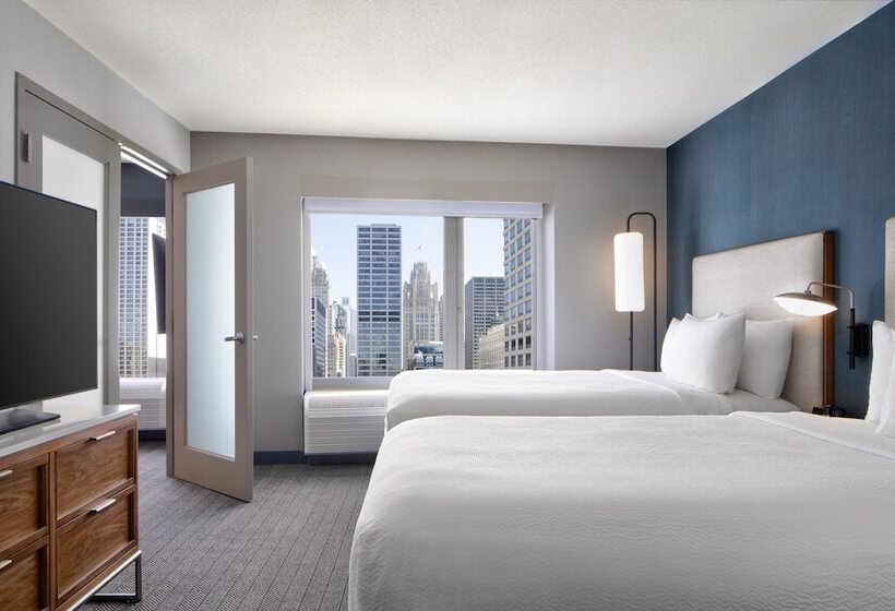 Suite, Courtyard Chicago Downtown/river North