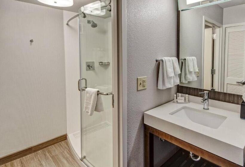 استودیوی سوپریور, Courtyard By Marriott Nashville Vanderbilt West End
