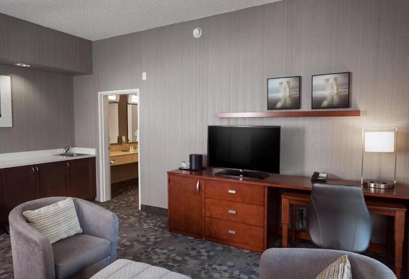 سوئیت با تخت بزرگ, Courtyard By Marriott Stockton